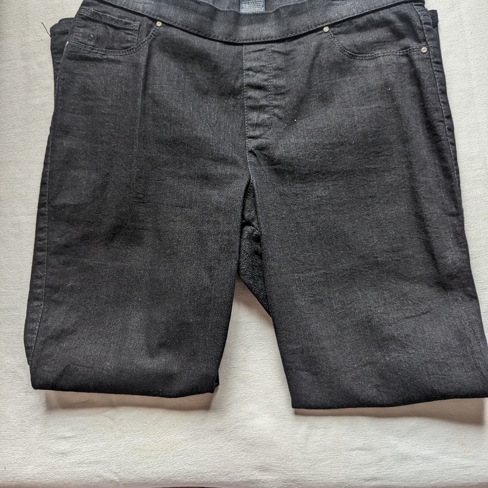 016.Black Jeggings